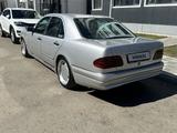 Mercedes-Benz E 230 1996 года за 4 500 000 тг. в Усть-Каменогорск – фото 5