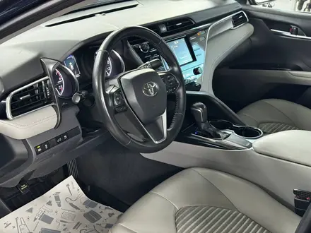 Toyota Camry 2019 года за 14 000 000 тг. в Уральск – фото 6