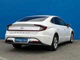 Hyundai Sonata 2021 года за 9 330 000 тг. в Алматы – фото 2