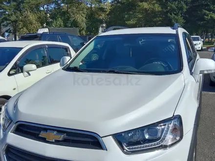 Chevrolet Captiva 2018 года за 9 300 000 тг. в Усть-Каменогорск – фото 2