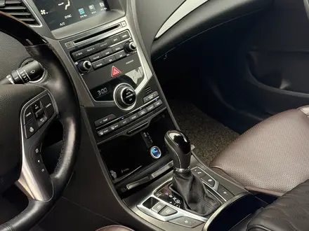 Hyundai Grandeur 2015 года за 9 300 000 тг. в Алматы – фото 16