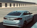 Hyundai Elantra 2017 года за 6 490 000 тг. в Шымкент – фото 2