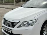 Toyota Camry 2012 года за 10 990 000 тг. в Туркестан – фото 2