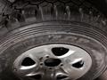 Запаска на джип Тойота (5х150) с шиной Dunlop 245/75/17 за 59 990 тг. в Астана – фото 3
