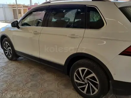 Volkswagen Tiguan 2018 года за 12 500 000 тг. в Атырау – фото 4