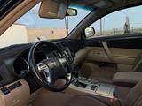 Toyota Highlander 2013 года за 8 500 000 тг. в Актау – фото 4