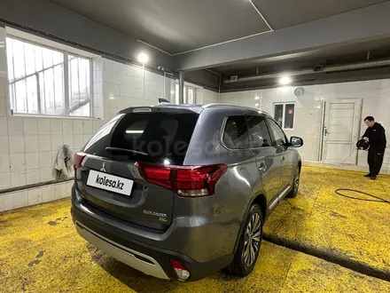 Mitsubishi Outlander 2019 года за 11 000 000 тг. в Актобе – фото 7