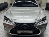 Lexus ES 250 2022 года за 27 200 000 тг. в Астана – фото 2