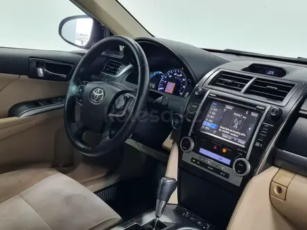 Toyota Camry 2014 года за 6 590 000 тг. в Алматы – фото 15
