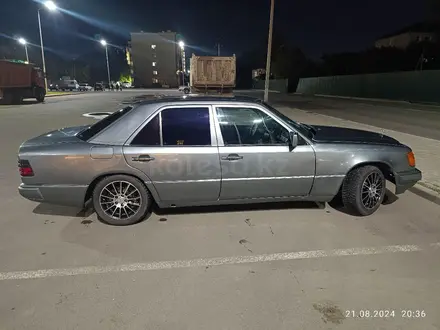 Mercedes-Benz E 230 1989 года за 1 650 000 тг. в Астана – фото 24