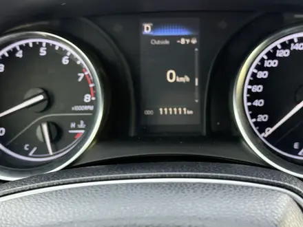 Toyota Camry 2019 года за 11 700 000 тг. в Костанай – фото 3