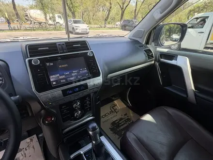 Toyota Land Cruiser Prado 2022 года за 29 000 000 тг. в Алматы – фото 11