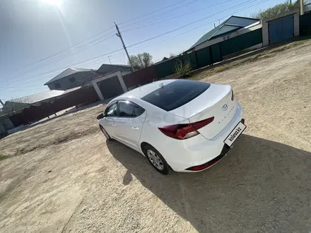 Hyundai Elantra 2019 года за 8 100 000 тг. в Уральск – фото 10