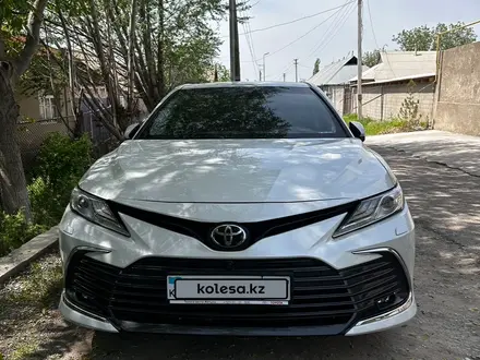 Toyota Camry 2021 года за 21 000 000 тг. в Шымкент