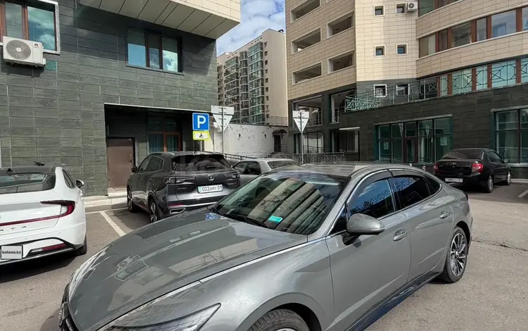 Hyundai Sonata 2022 года за 11 700 000 тг. в Астана