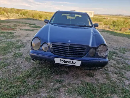 Mercedes-Benz E 240 1999 года за 1 950 000 тг. в Караганда – фото 5