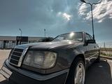 Mercedes-Benz E 200 1991 года за 1 800 000 тг. в Шымкент – фото 2