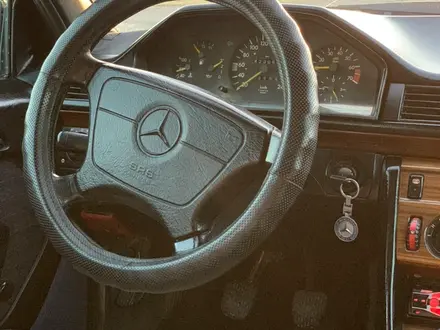 Mercedes-Benz E 200 1993 года за 1 600 000 тг. в Тараз – фото 12