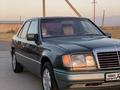 Mercedes-Benz E 200 1993 года за 1 600 000 тг. в Тараз – фото 2