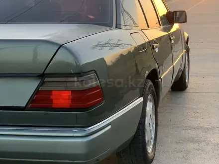 Mercedes-Benz E 200 1993 года за 1 600 000 тг. в Тараз – фото 6