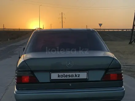 Mercedes-Benz E 200 1993 года за 1 600 000 тг. в Тараз – фото 9