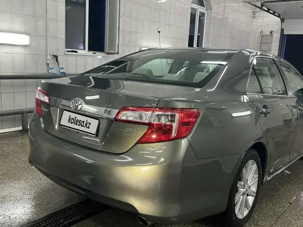 Toyota Camry 2012 года за 6 100 000 тг. в Актобе – фото 4