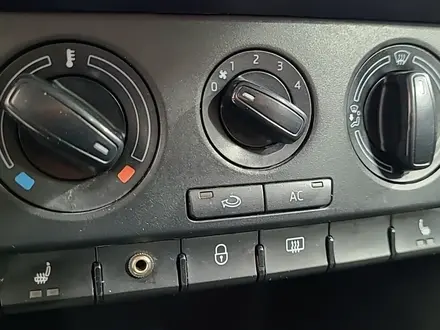 Skoda Rapid 2013 года за 1 990 000 тг. в Алматы – фото 19