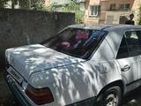 Mercedes-Benz E 200 1989 года за 800 000 тг. в Алматы – фото 2