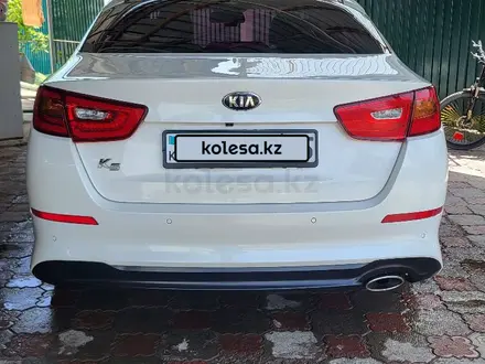 Kia K5 2015 года за 8 900 000 тг. в Алматы – фото 10
