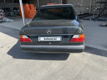 Mercedes-Benz E 230 1992 года за 1 700 000 тг. в Шымкент – фото 12