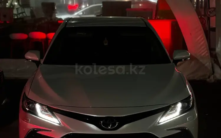 Toyota Camry 2023 годаfor17 000 000 тг. в Алматы