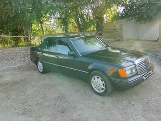 Mercedes-Benz E-Class, 1992