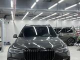 BMW X7 2021 года за 49 000 000 тг. в Астана – фото 2