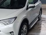 Toyota RAV4 2017 года за 13 000 000 тг. в Шымкент – фото 2