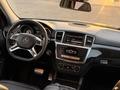 Mercedes-Benz ML 63 AMG 2013 года за 22 000 000 тг. в Алматы – фото 44