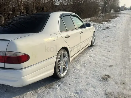 Mercedes-Benz E 320 1996 года за 2 700 000 тг. в Жаркент – фото 5