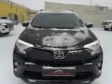 Toyota RAV4 2018 годаfor13 800 000 тг. в Астана