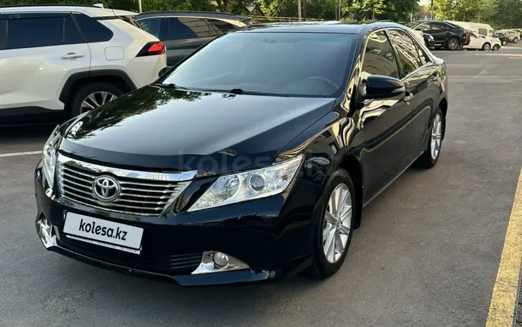 Toyota Camry 2014 года за 10 000 000 тг. в Алматы