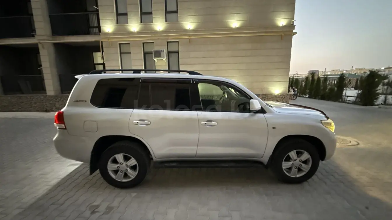 Toyota Land Cruiser, 2010