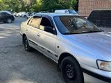 Toyota Carina E 1998 года за 1 400 000 тг. в Усть-Каменогорск – фото 2