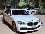 BMW 750 2014 года за 11 000 000 тг. в Уральск