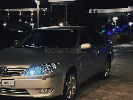 Toyota Camry 2004 года за 4 400 000 тг. в Актау – фото 2