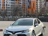 Toyota Camry 2018 года за 15 000 000 тг. в Алматы