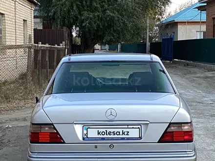 Mercedes-Benz E 280 1994 года за 3 000 000 тг. в Кызылорда – фото 2