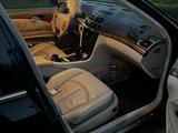 Mercedes-Benz E 320 2002 года за 5 000 000 тг. в Усть-Каменогорск – фото 3