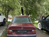 Mercedes-Benz E 230 1993 года за 350 000 тг. в Алматы