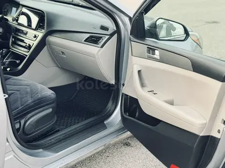 Hyundai Sonata 2016 года за 6 900 000 тг. в Алматы – фото 12