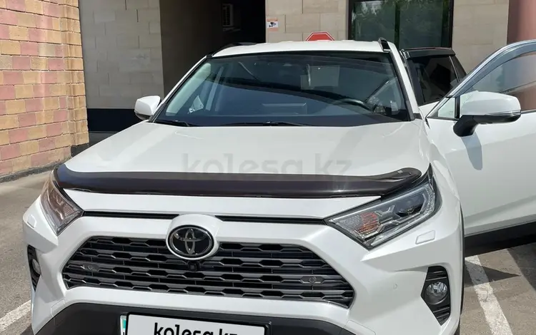 Toyota RAV4 2019 года за 16 000 000 тг. в Павлодар