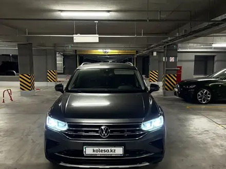 Volkswagen Tiguan 2020 года за 15 900 000 тг. в Алматы