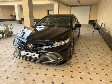 Toyota Camry 2018 года за 12 950 000 тг. в Алматы